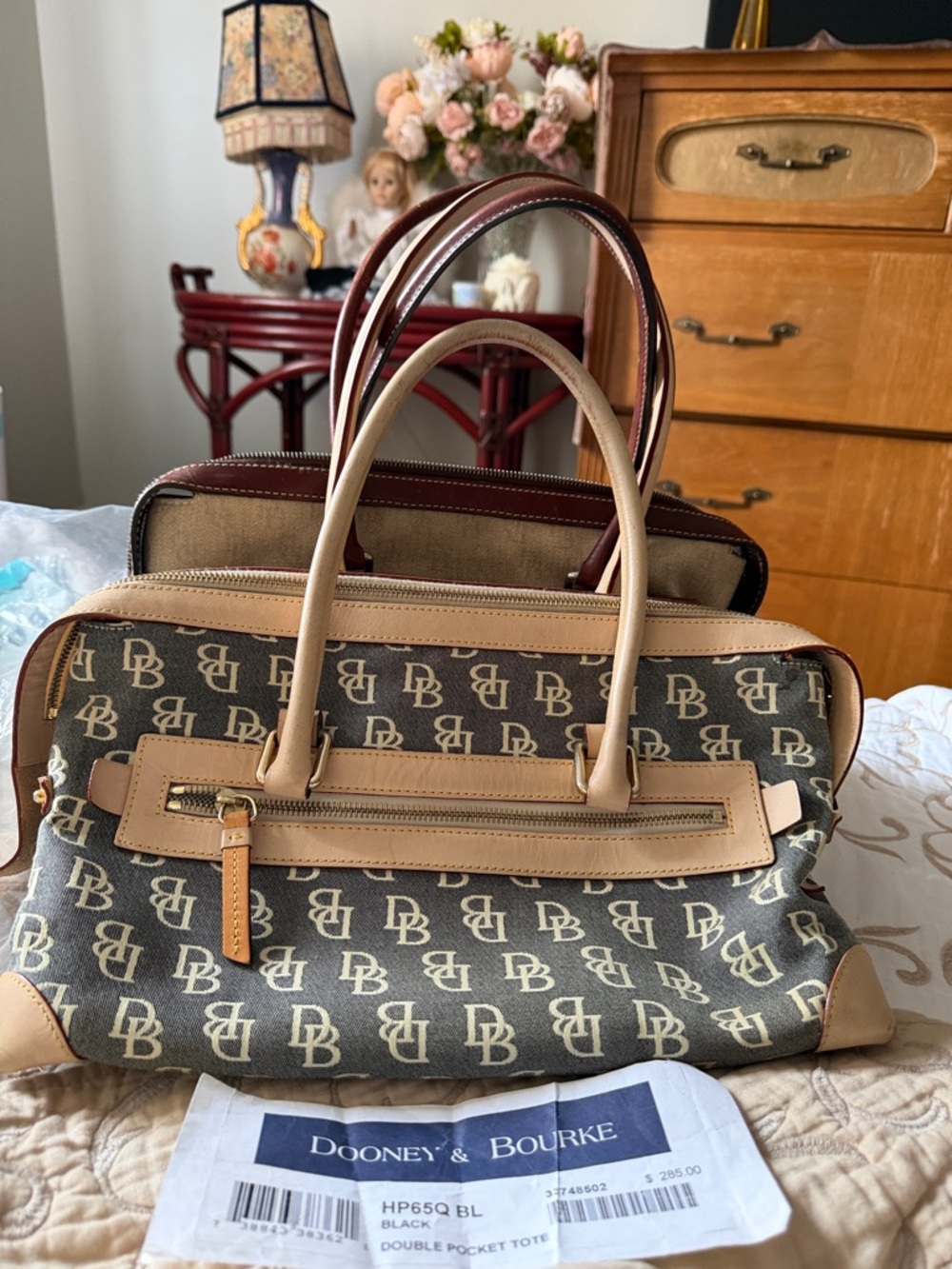 2 Set VTG Dooney & Bourke sachels  One Dustbag &1 PriceCard FIRM FINAL$126 - Picture 10 of 16